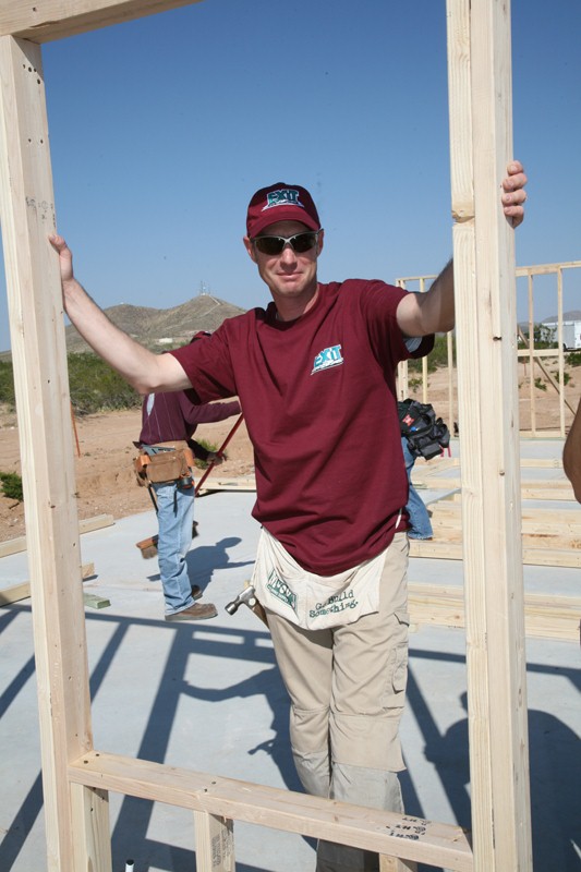 EXIT Realty  amp  Habitat For Humanity 2008 10 27 8022