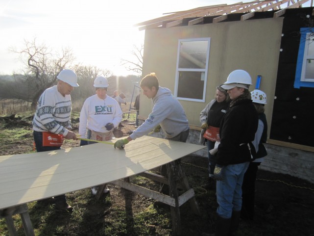 AustinHabitatBuildBlitzSunday01 782p