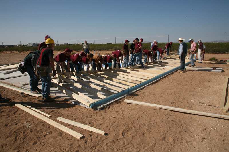 EXIT Realty  amp  Habitat For Humanity 2008 10 27 7971