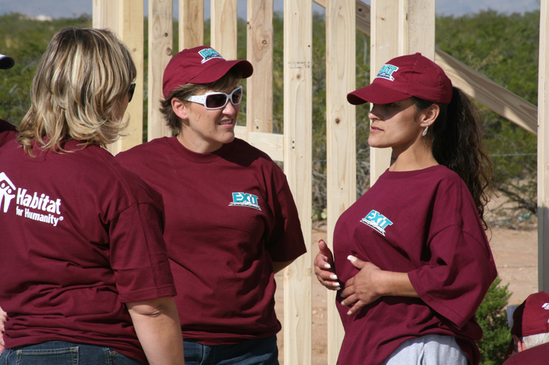 EXIT Realty  amp  Habitat For Humanity 2008 10 27 7991