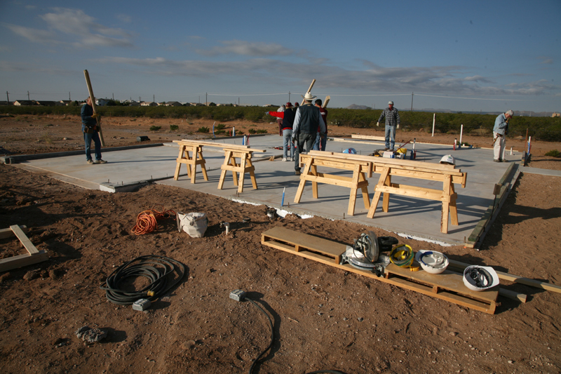 EXIT Realty  amp  Habitat For Humanity 2008 10 27 7820