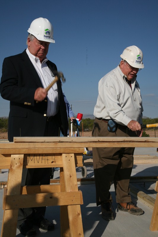 EXIT Realty  amp  Habitat For Humanity 2008 10 27 7896
