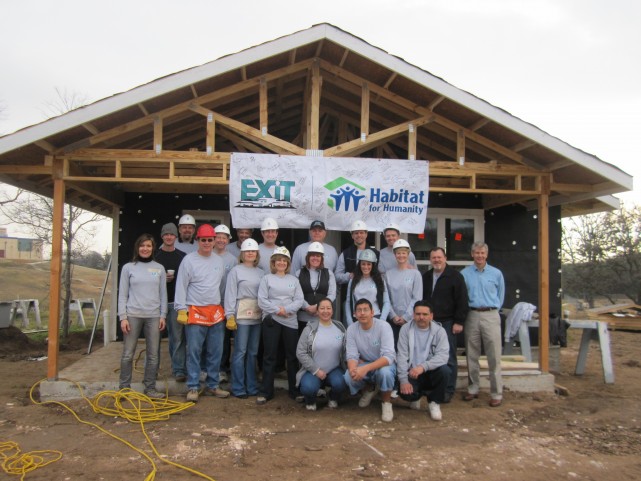 AustinHabitatBuildBlitzMonday08 782p