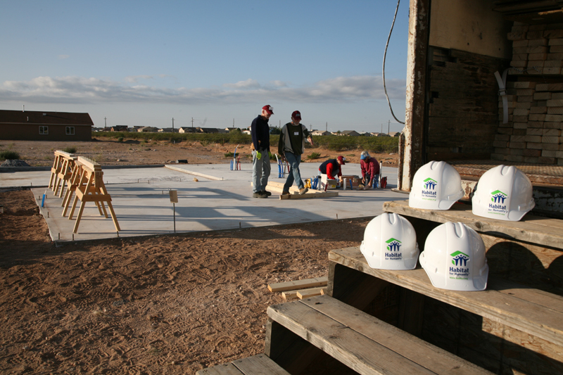 EXIT Realty  amp  Habitat For Humanity 2008 10 27 7804