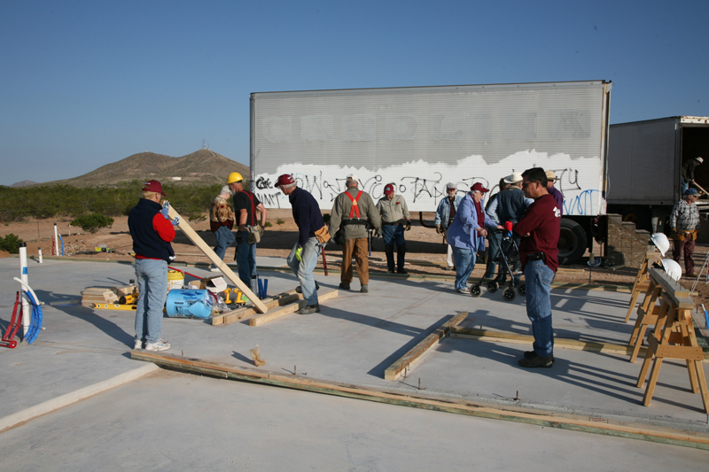 EXIT Realty  amp  Habitat For Humanity 2008 10 27 7828