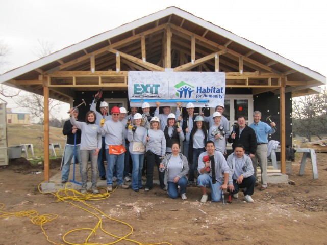 AustinHabitatBuildBlitzMonday09 782p