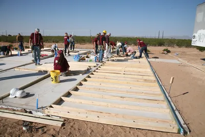 EXIT Realty  amp  Habitat For Humanity 2008 10 27 7957