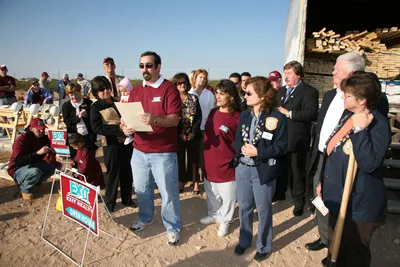 EXIT Realty  amp  Habitat For Humanity 2008 10 27 7870