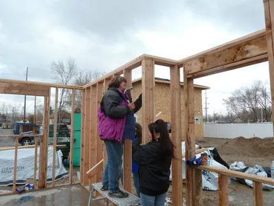 Wall-Raising-040