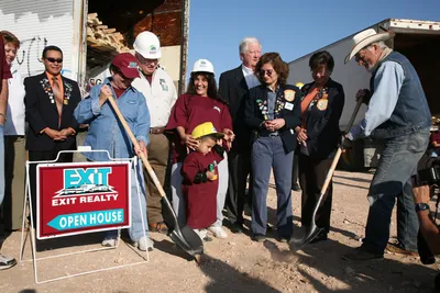 EXIT Realty  amp  Habitat For Humanity 2008 10 27 7881