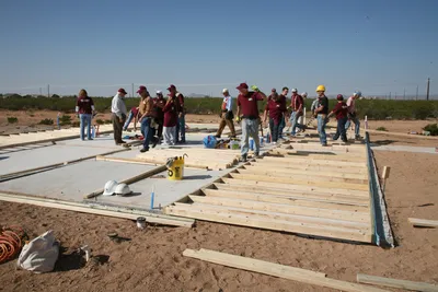 EXIT Realty  amp  Habitat For Humanity 2008 10 27 7970