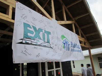 AustinHabitatBuildBlitzMonday01 782p