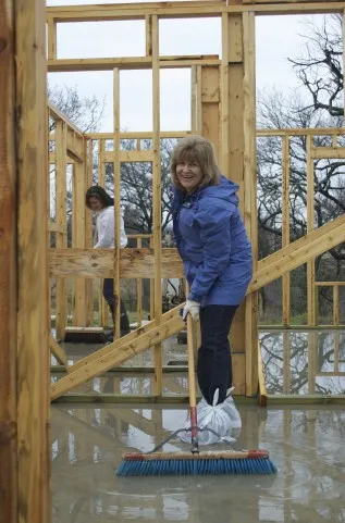 AustinHabitatBuildBlitzSaturday05 782p