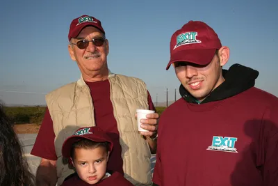 EXIT Realty  amp  Habitat For Humanity 2008 10 27 7797