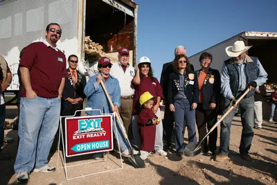 EXIT Realty  amp  Habitat For Humanity 2008 10 27 7882