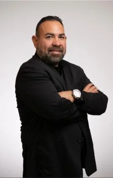 Adrian Flores