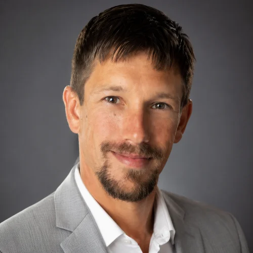 Damian Hart